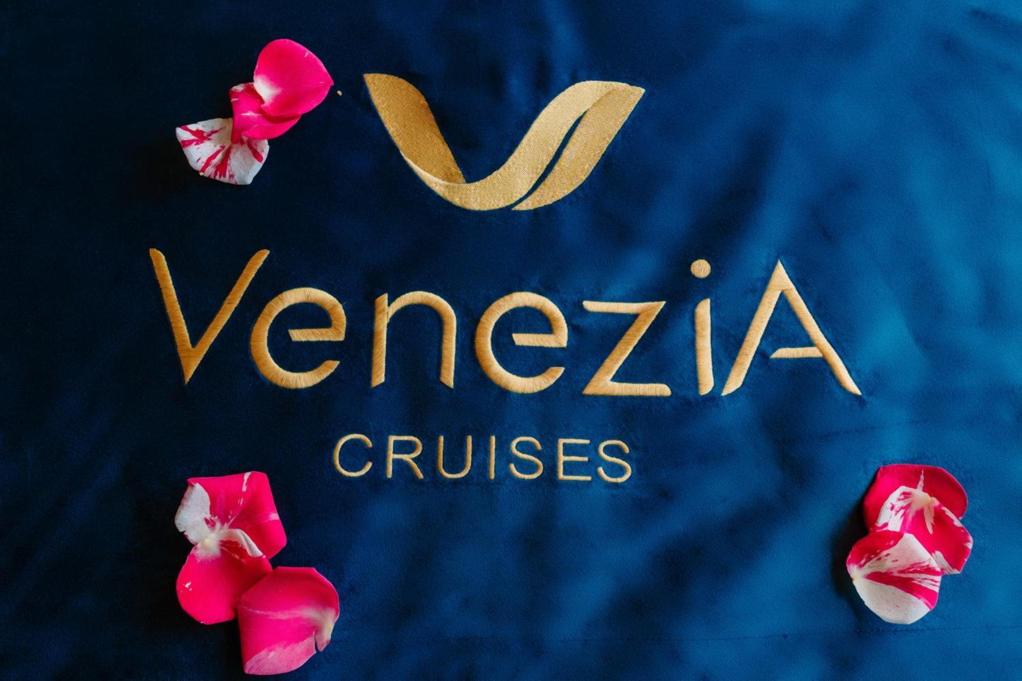 فندق Venezia Cruises ها لونغ المظهر الخارجي الصورة